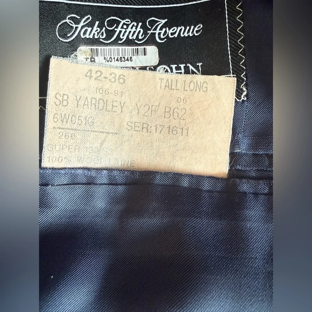 Samuelsohn. Midnight Blue Wool Blazer. Size 42 Long.